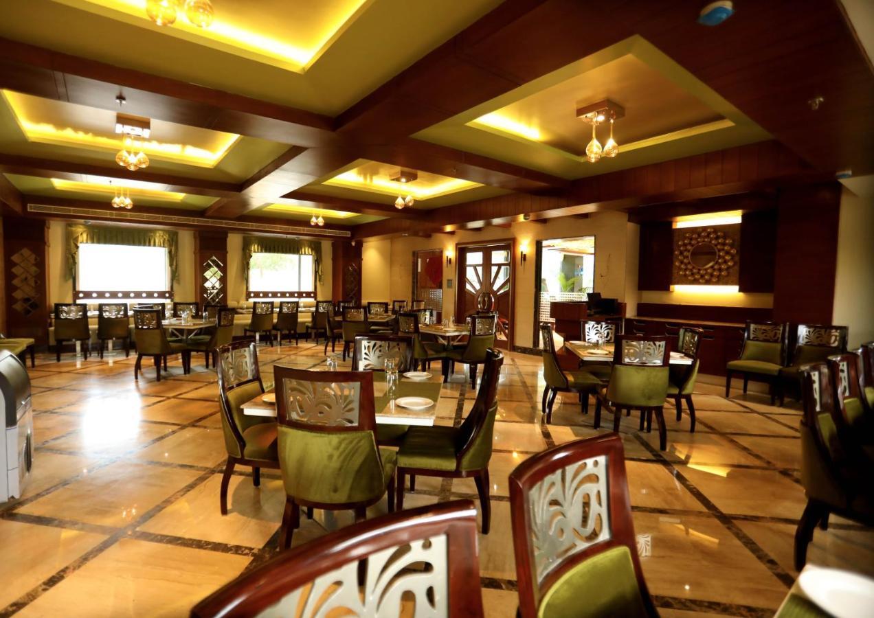 The Pinnacle Inn Sarnath Váránaszi Kültér fotó