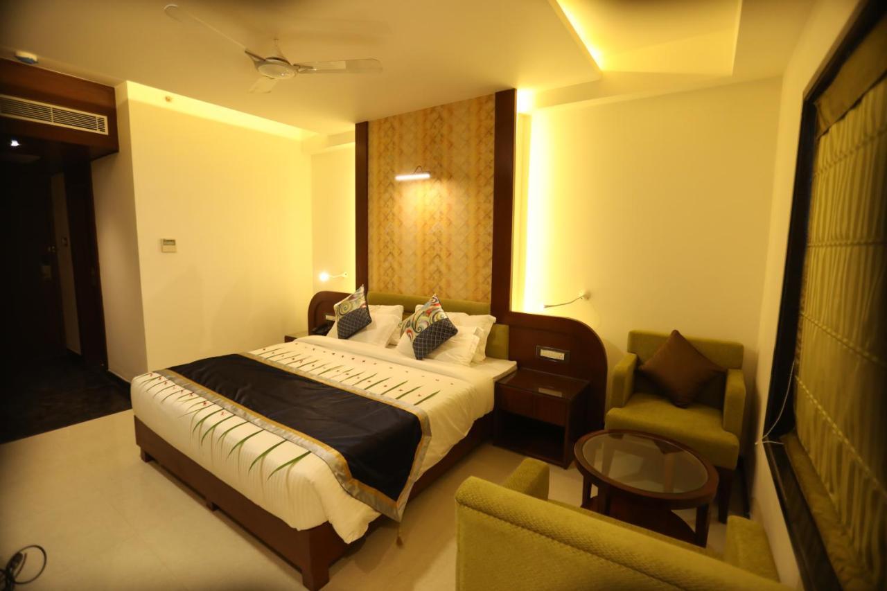The Pinnacle Inn Sarnath Váránaszi Kültér fotó